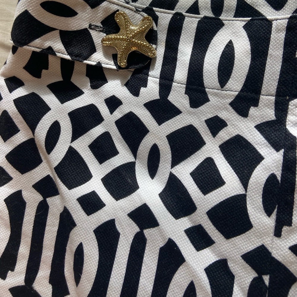 Mud pie scalloped short